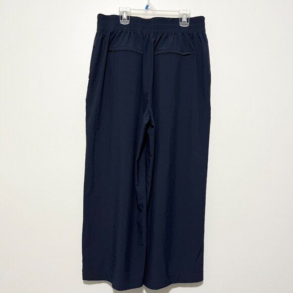 Quince Womens Performance Tech Wide Leg Cropped Pants L Navy Blue Workout Gym - Picture 2 of 8